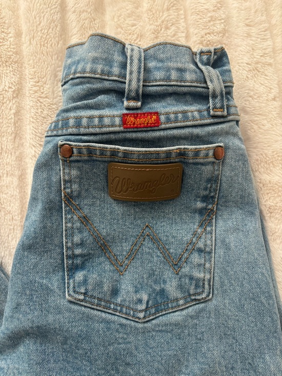 Wrangler Denim - Wrangler Women's Light Blue High-Rise Denim Jeans with Branded Patch
